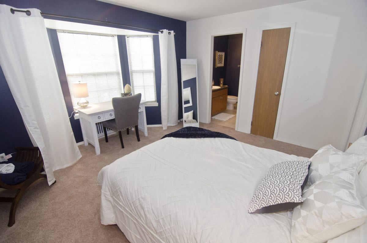 Photos and Video of Arbor Glen Apartments in East Lansing, MI